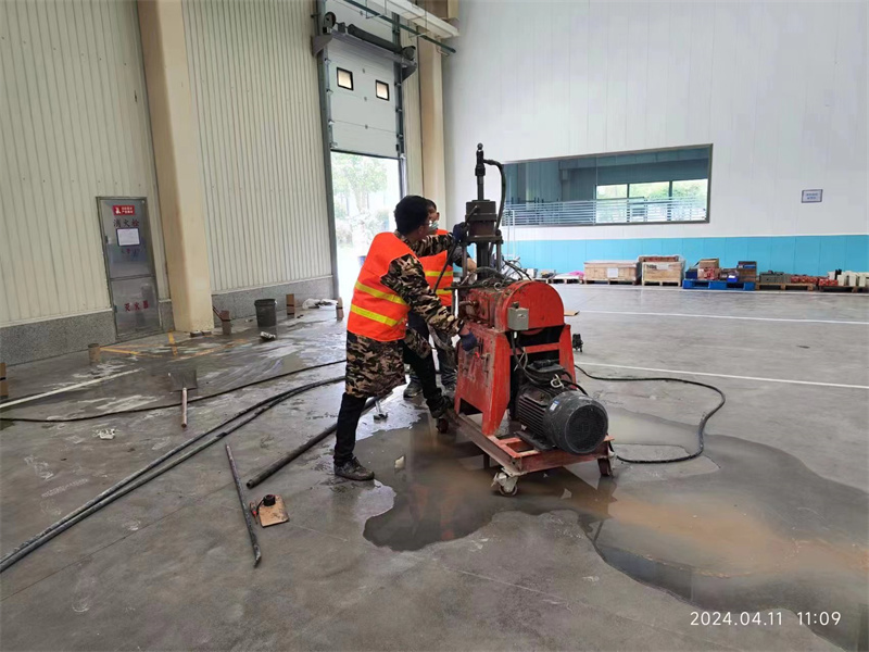 含山厂房地面下沉塌陷注浆加固施工